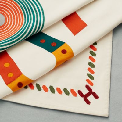 HERMES-PARIS 毛布・ブランケット C050 日本国内最高級ブランド販売店のブランド通販専門店 / エルメス